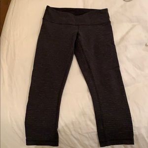 Lululemon cropped yoga pants